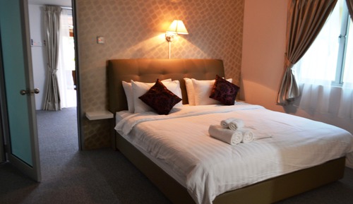 Longhouse Superior Garden View