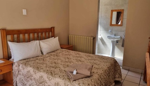 Standard Single / Double Room