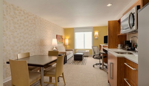 Suite, 1 Queen Bed