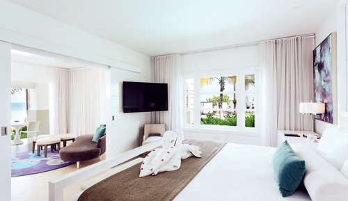 Honeymoon Suite, Beachfront (Swim Up)