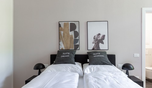 One-Bedroom Suite M with sofa bed