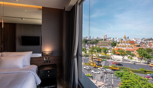 Signature Suite, 1 King Bed with Sofa bed