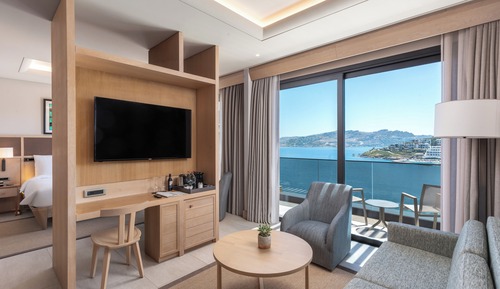 Junior Suite, 1 King Bed, Sea View
