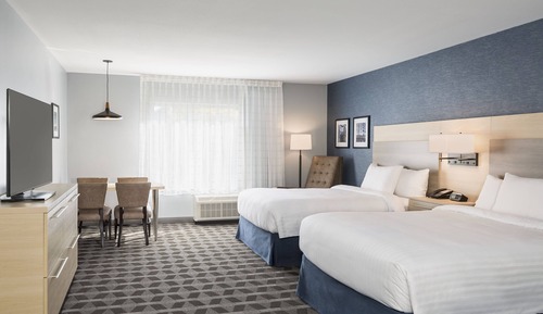 Studio Suite, 2 Queen Beds (Mobility Accessible, Tub)