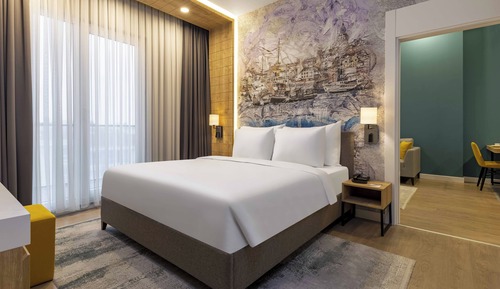 Junior Suite, 1 King Bed, Non Smoking, Balcony