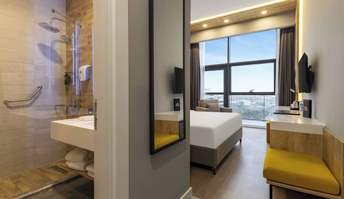 Room, 1 King Bed, Accessible, Corner