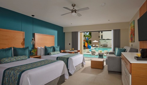 Junior Suite, 2 Double Beds, Beachfront (Preferred Club - Swim Out)