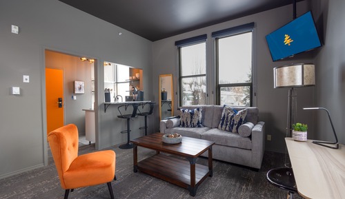 Signature Studio Suite, 1 King Bed with Sofa bed, Kitchenette