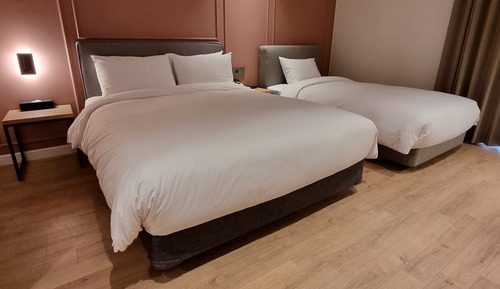 Superior Family Shower