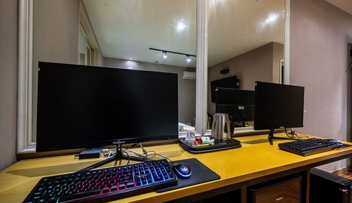 Room (Deluxe 2pc Room (Netflix+Wave+High-en)