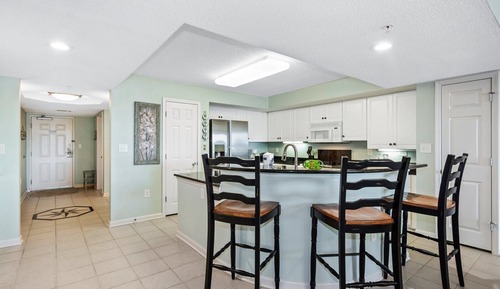 Condo, 2 Bedrooms, Balcony, Canal View (1-302)