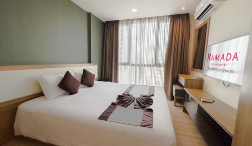 Deluxe Room, 1 Bedroom (1 King Bed)