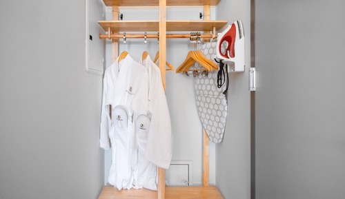 Studio Suite with Skydeck - Full Bed