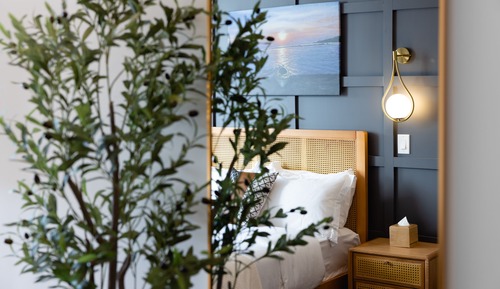 Studio Suite with Balcony - 2 Full Beds