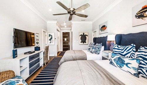 Oceanfront Pool View 2 Queen Island Room