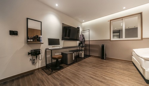 Room (Deluxe Twin (Free Netflix / Air Purif)