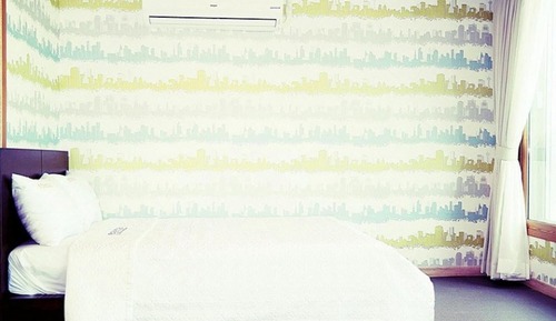 Room (Building 1 Room 101 (seawater pool hi)