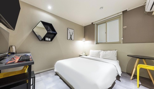 Room (Stand ard (Standard/No PC))