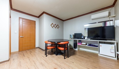 Room (Deluxe Twin (double + single))