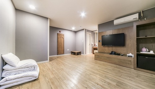 Room (Deluxe Ondol (System heating and cool)