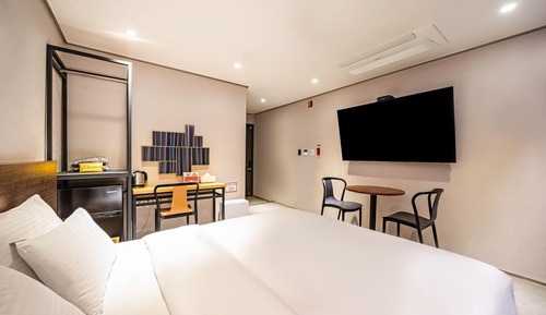 Room (Deluxe A (Balcony Breakfast Service 1)