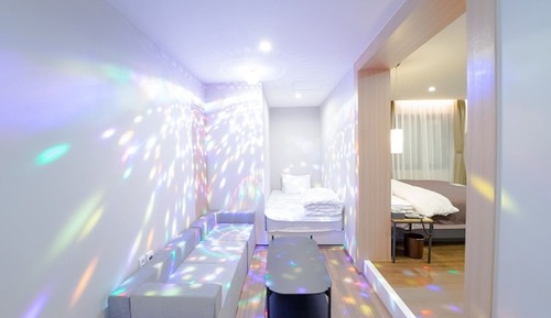 Room (Sweet + Karaoke Breakfast PKG (24/Jan)