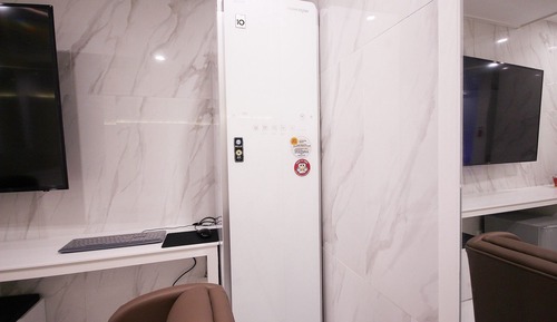 Room (VIP-Twin [double + single bed PC TV 6)