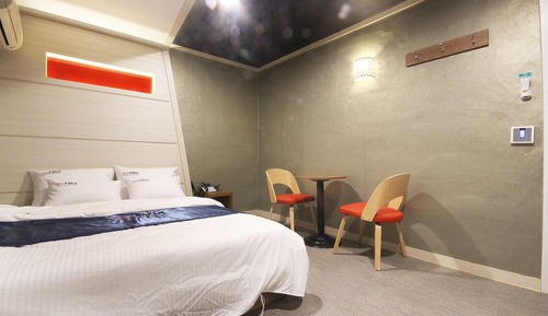 Room (General room-Bath room (100% disinfec)