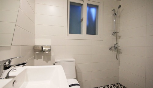 Room (Standard (Netflix Available No-smokin)