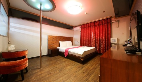 Room (Standard room (100% disinfection / go)