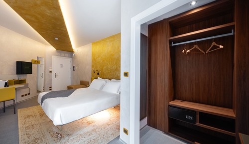 Deluxe Superior Room