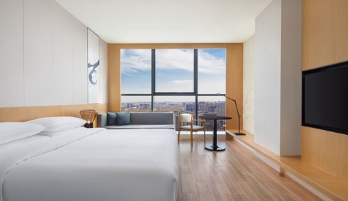 Superior Room, 1 King Bed, City View