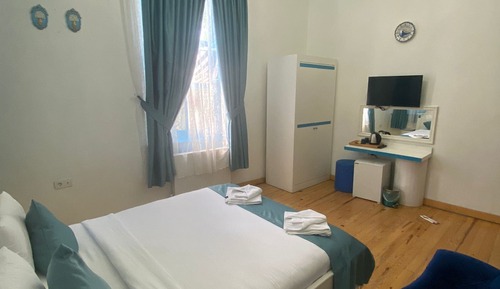 Economy Room