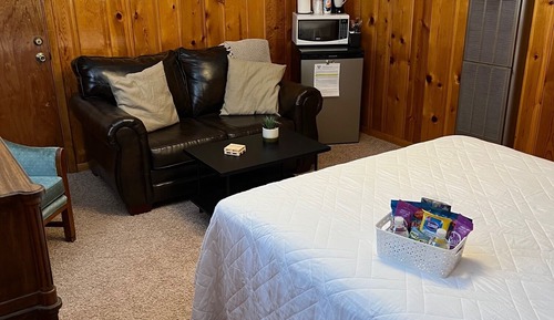 Single Room, 1 Queen Bed, Non Smoking, Mountainside