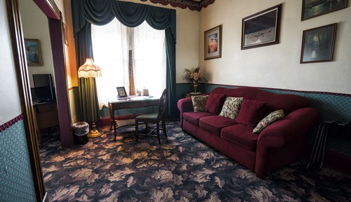 Deluxe Room, 1 Queen Bed, Non Smoking, City View
