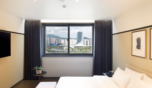 Deluxe Double Room, River View