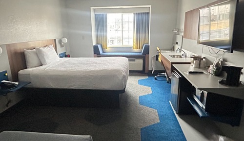 Studio Suite, 1 Queen Bed, Accessible, Non Smoking