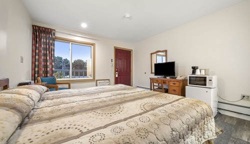 Standard Room, 1 King Bed, Refrigerator & Microwave