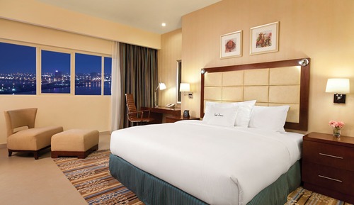 Deluxe Room, 1 King Bed (Creek View)