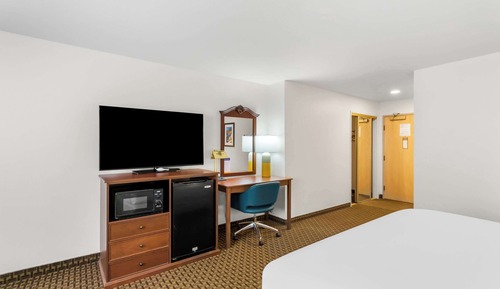 Suite, 1 King Bed, Non Smoking