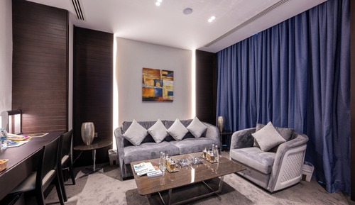 Suite, 1 King Bed, Smoking (Diplomatic)