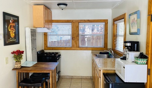 Senior Studio, Private Bathroom, Mountain View (025 STUDIO 1K (HC))