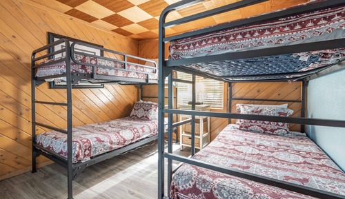 Family Cabin, Private Bathroom, Mountain View (001 2BR 2Q)