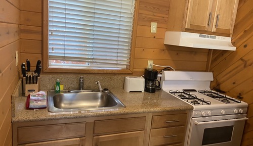 Traditional Townhome, 2 Bedrooms, Private Bathroom, Mountain View (002 2BR 3K)