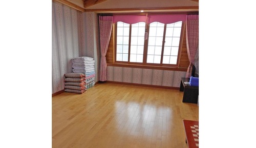 Ondol B - Pre-contact is required for reservation