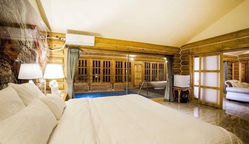 Pool Villa (33 PY, A/B)