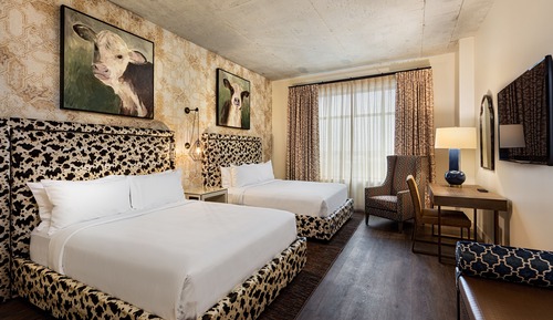 Room, 2 Queen Beds, Pool View