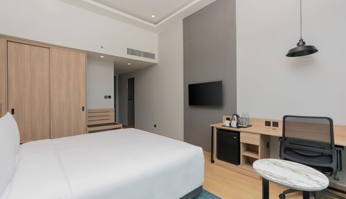 Standard Room, 1 King Bed, Accessible