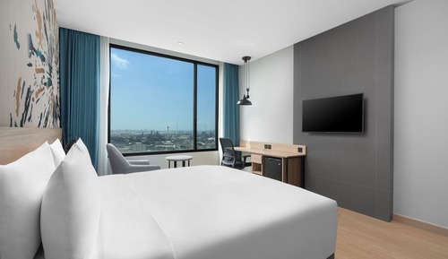 Standard Room, 1 King Bed
