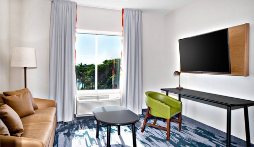 Studio Suite, 1 King Bed with Sofa bed (Hearing Accessible)